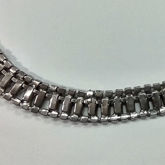 Vintage Moonstone Art Glass & Rhinestones 15" Necklace.  Designer Quality - Picture 6 of 6